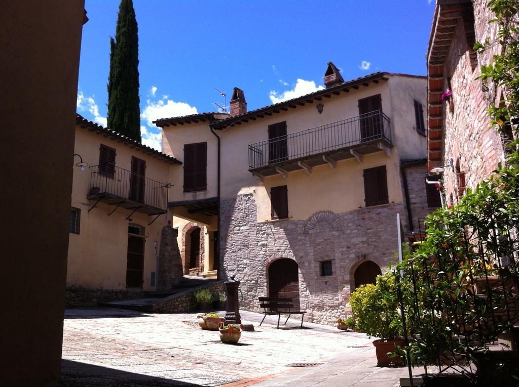 Hôtel La Piazzetta Del Borgo à Todi Extérieur photo